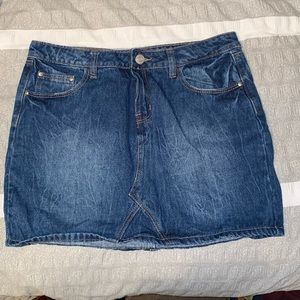 Refuge womens jean skirt, size 10